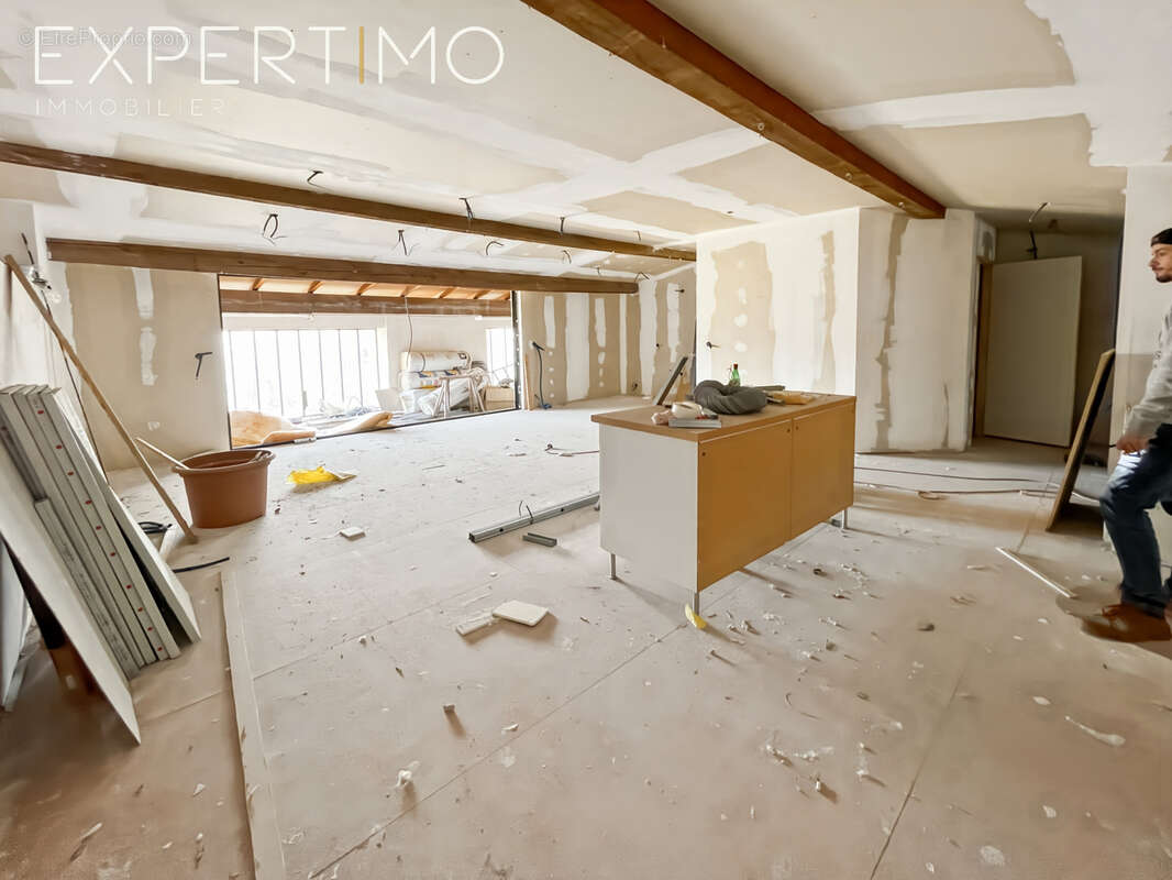 Appartement à POUSSAN