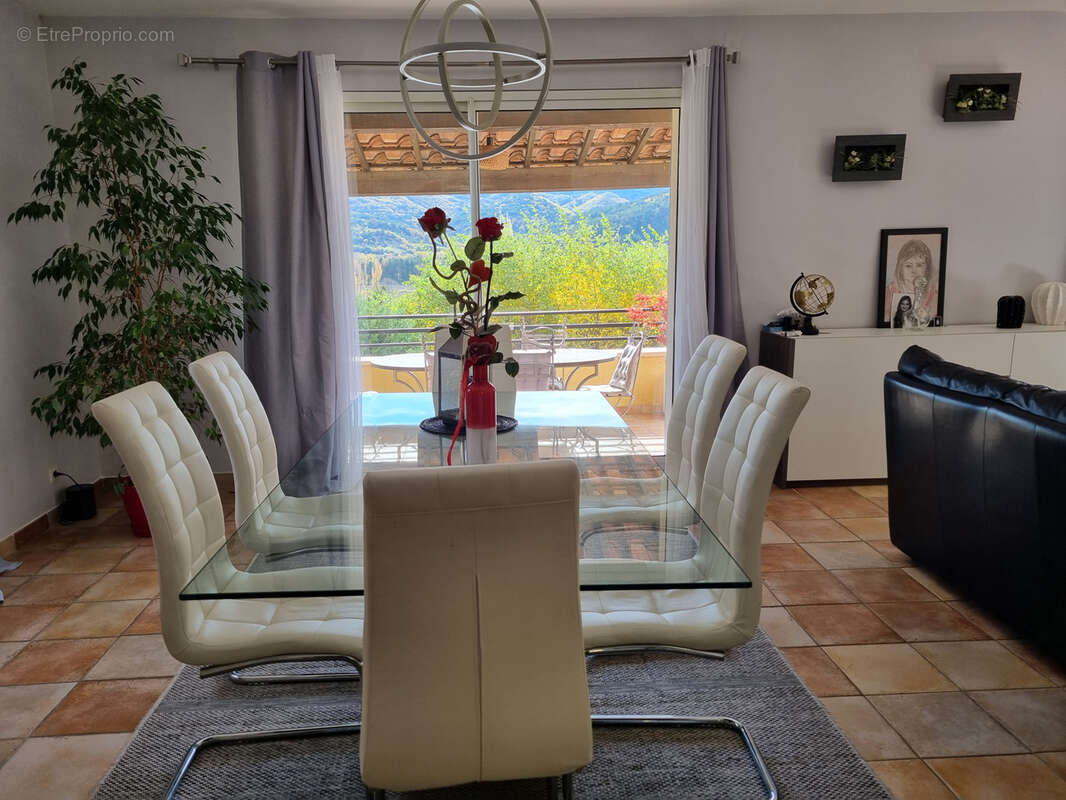 Maison à MALLEMOISSON