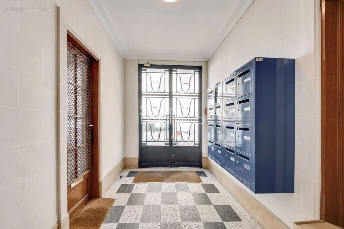 Appartement à PARIS-17E