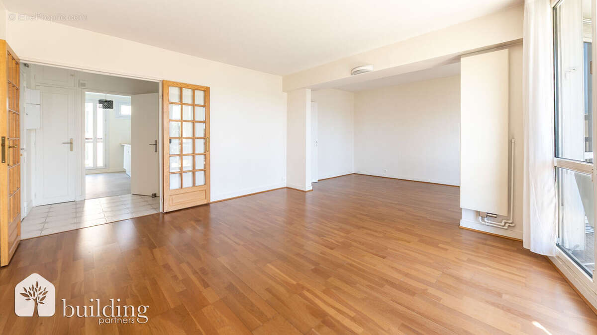 Appartement à COURBEVOIE