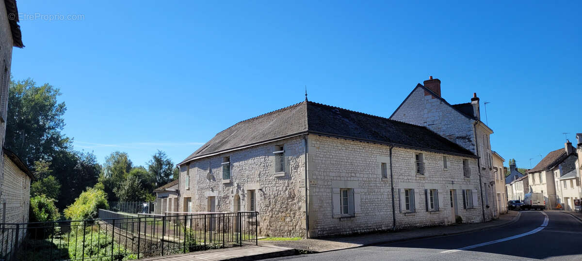 Maison à CHAMPIGNY-SUR-VEUDE