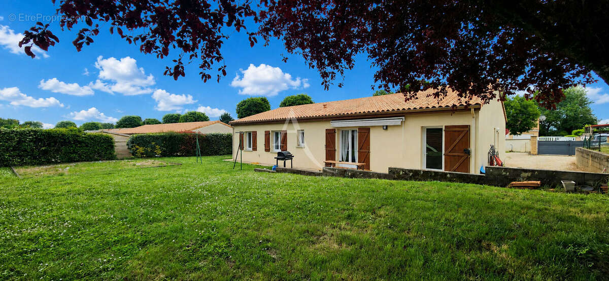 Maison à VIVONNE