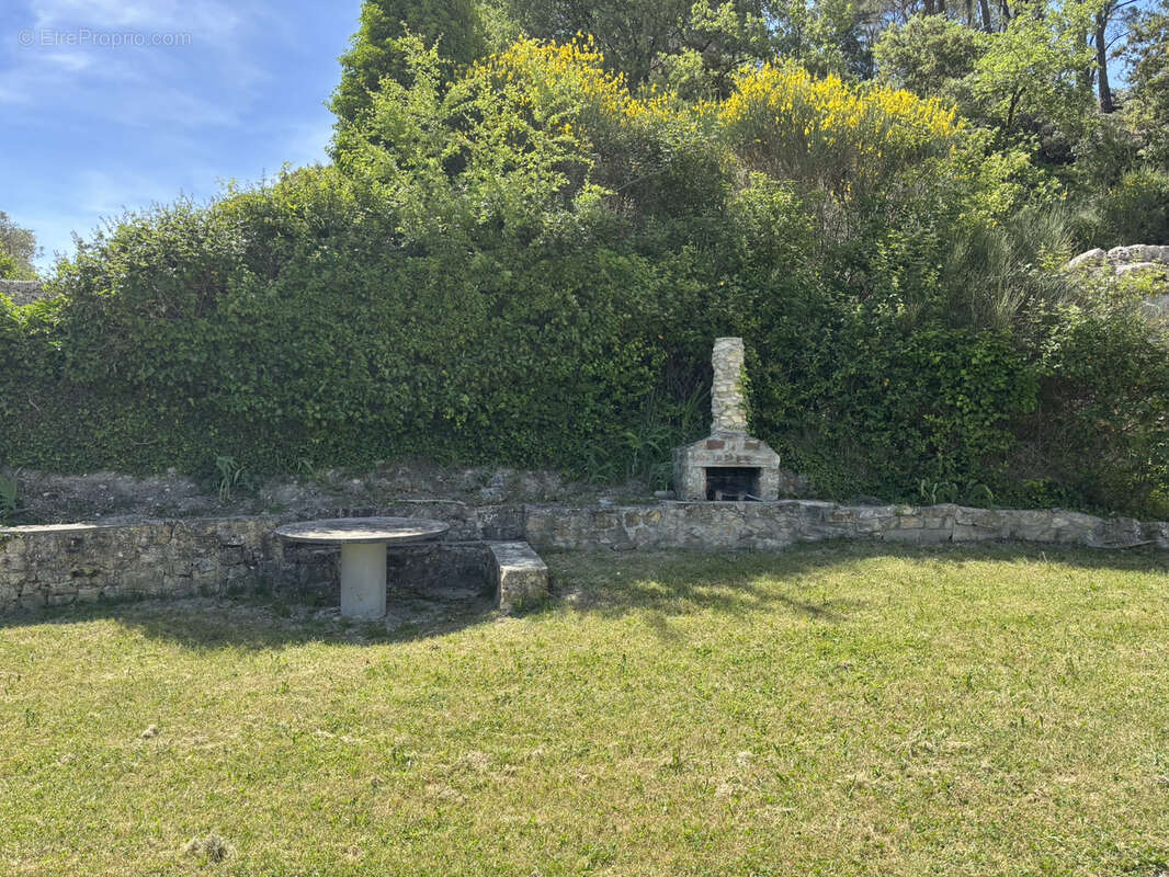 Autre à ENTRECHAUX