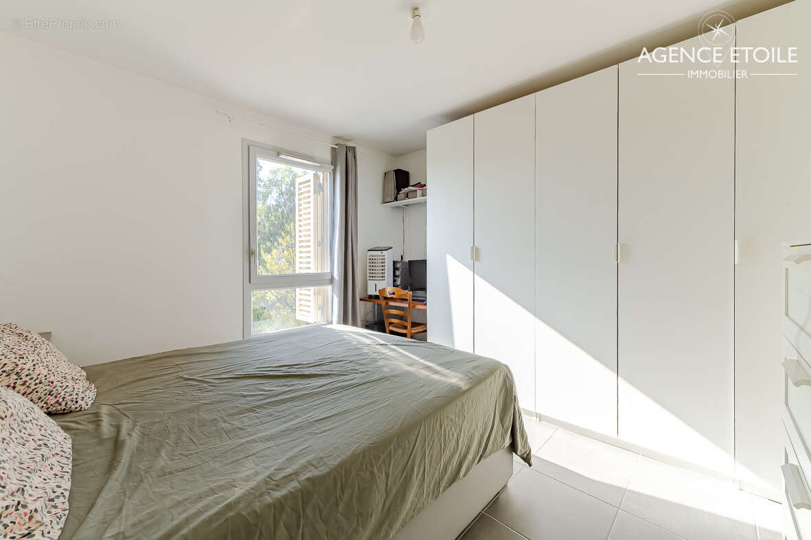 Exclusivité   Appartement T4 lumineux, dernier étage, terrasse 23 m2   Les Camoins - photo 12