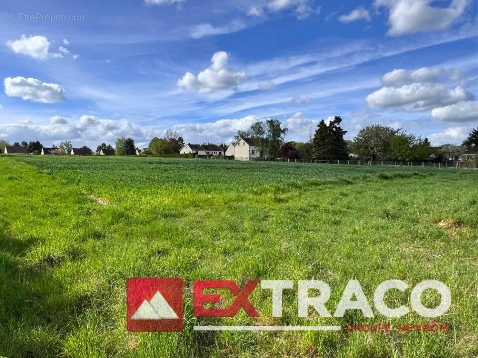 Terrain à BREVAL
