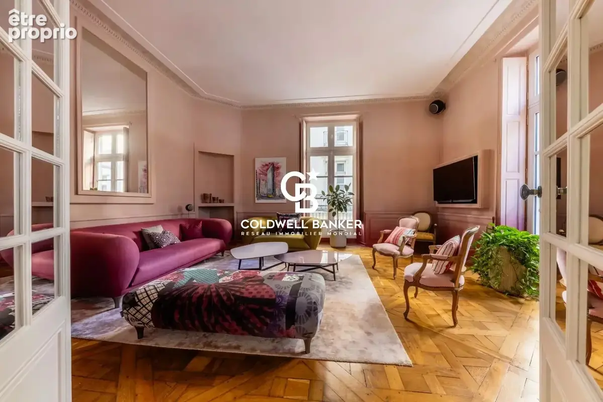 Nantes - rue crebillon - appartement d’exception meublé – prestations haut de gamme - photo 3