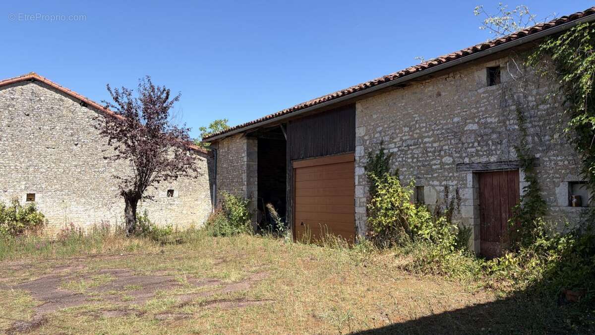 ? Ancien corps de ferme à rénover   Beau potentiel et nombre - photo 8