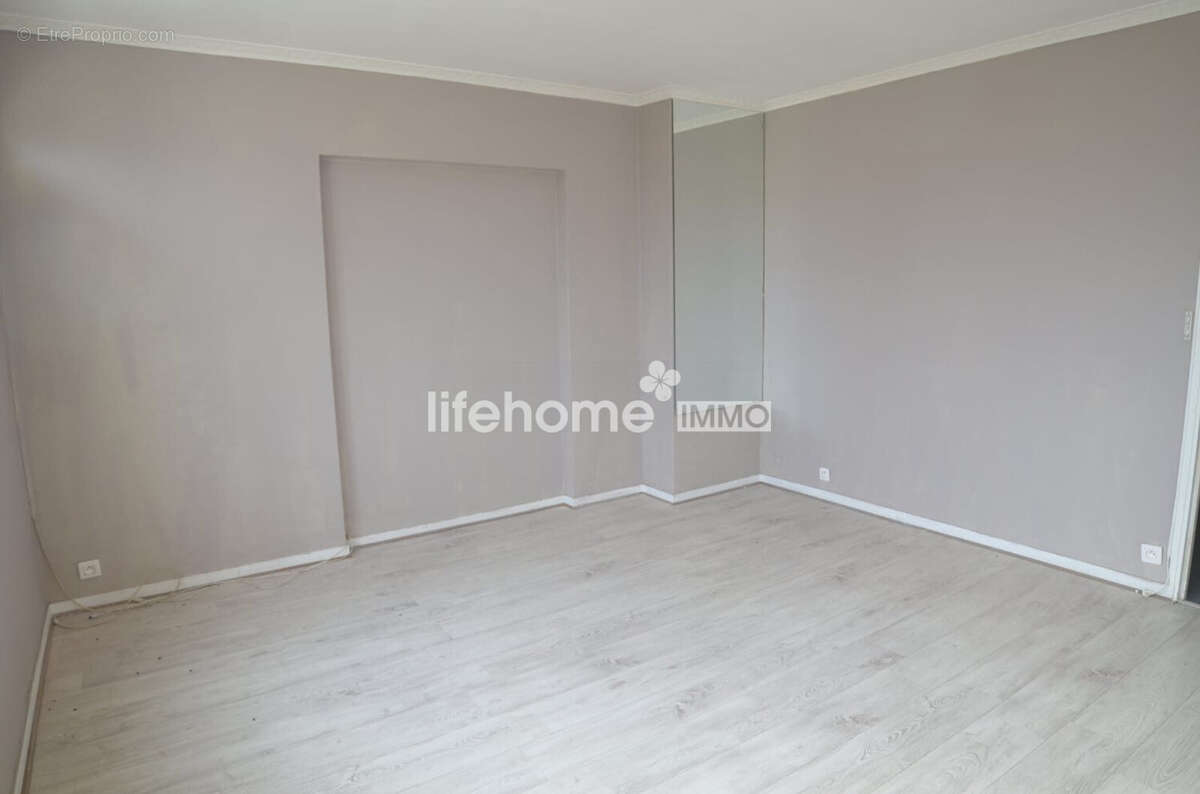 Appartement 75 m² à Chateauroux  - photo 2
