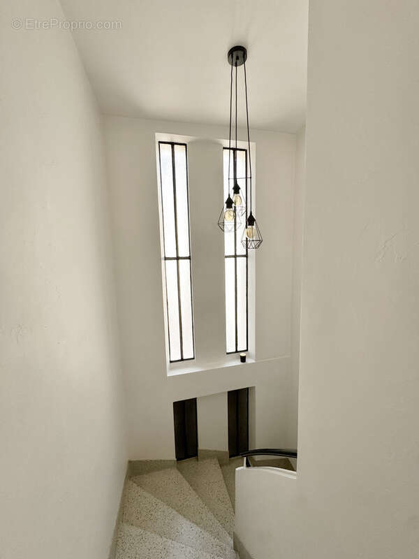 Maison familiale avec petit jardin et garage - photo 8