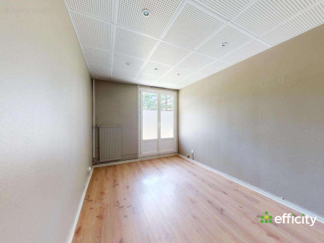 Appartement à LIMAS