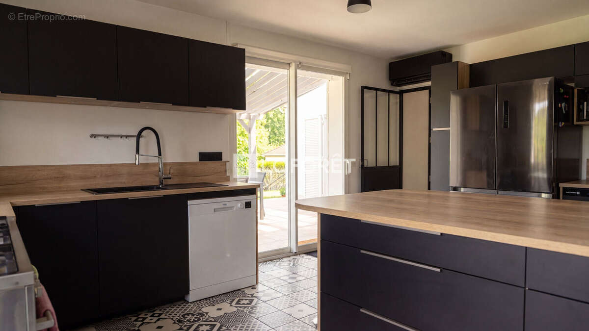 Maison Chambray Les Tours 7 pièce(s) 240 m2 - photo 4