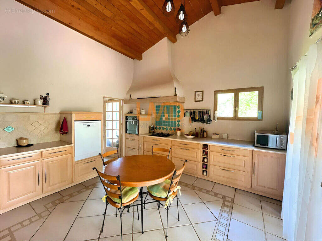 Maison à CHATEAUDOUBLE