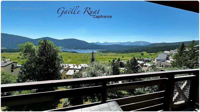 LES ANGLES (66210) – Appartement duplex 4 chambres – Vue panoramique sur le lac de Matemale et la chaîne des Pyrénées – Balcon - photo 2