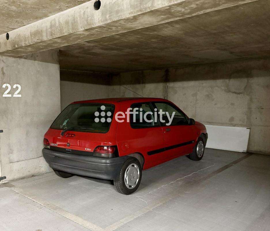 Appartement à COURBEVOIE