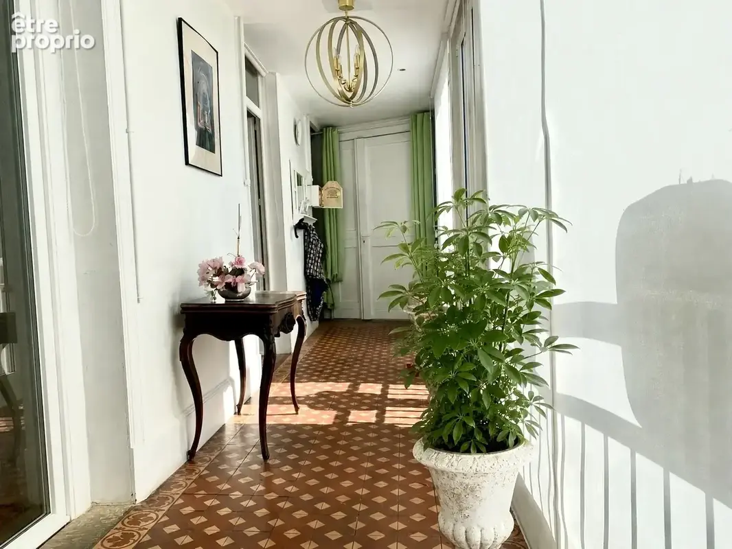 Bel appartement de caractère en plein cœur de Roanne - photo 3