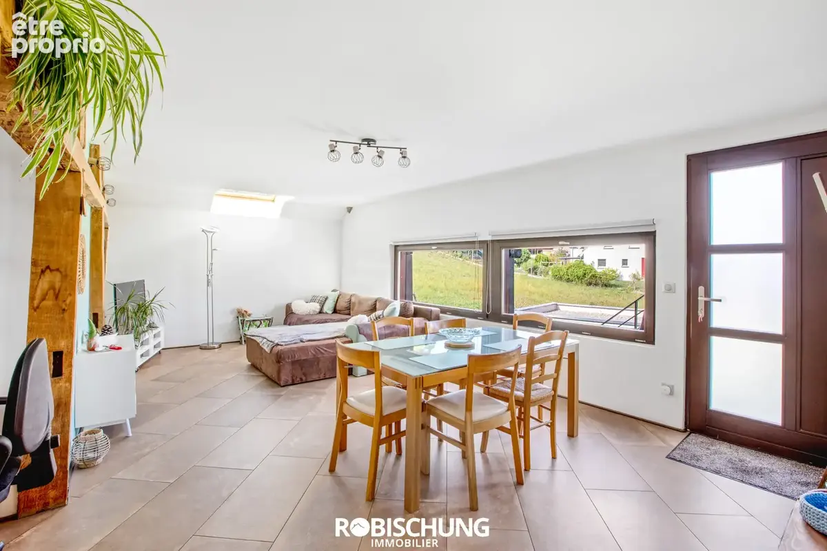 PROCHE HIRSINGUE : Magnifique ensemble immobilier avec fort potentiel locatif - photo 6