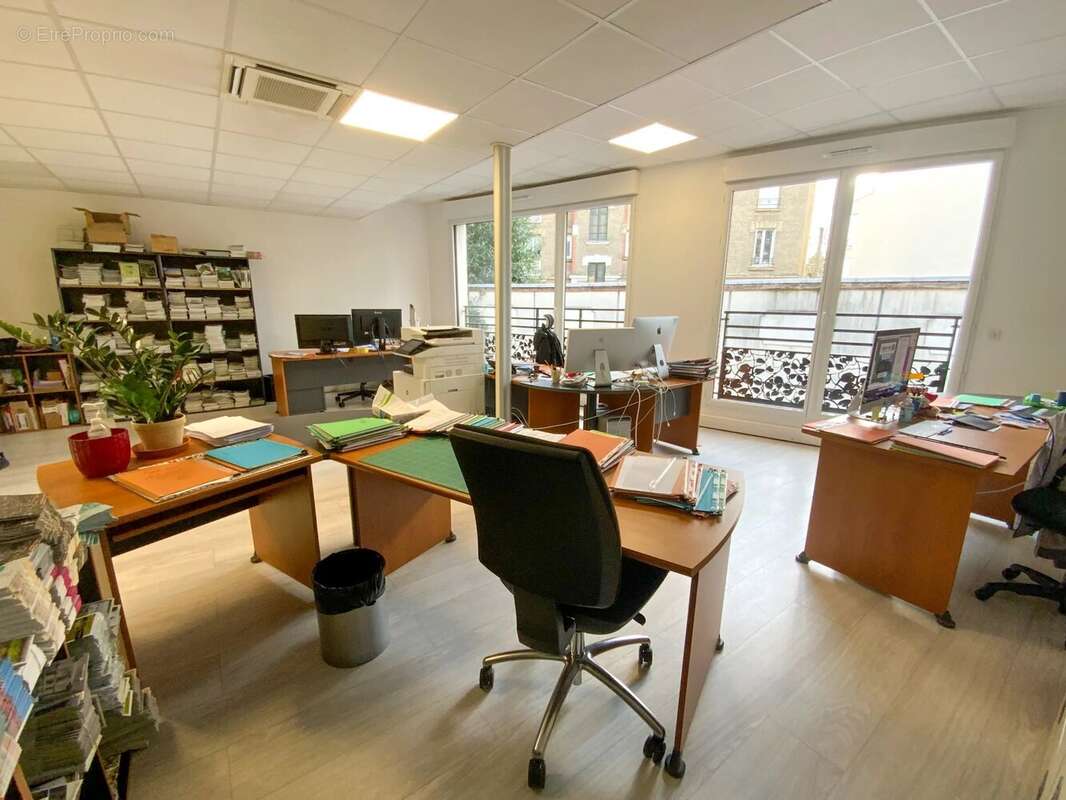 Commerce à LE RAINCY