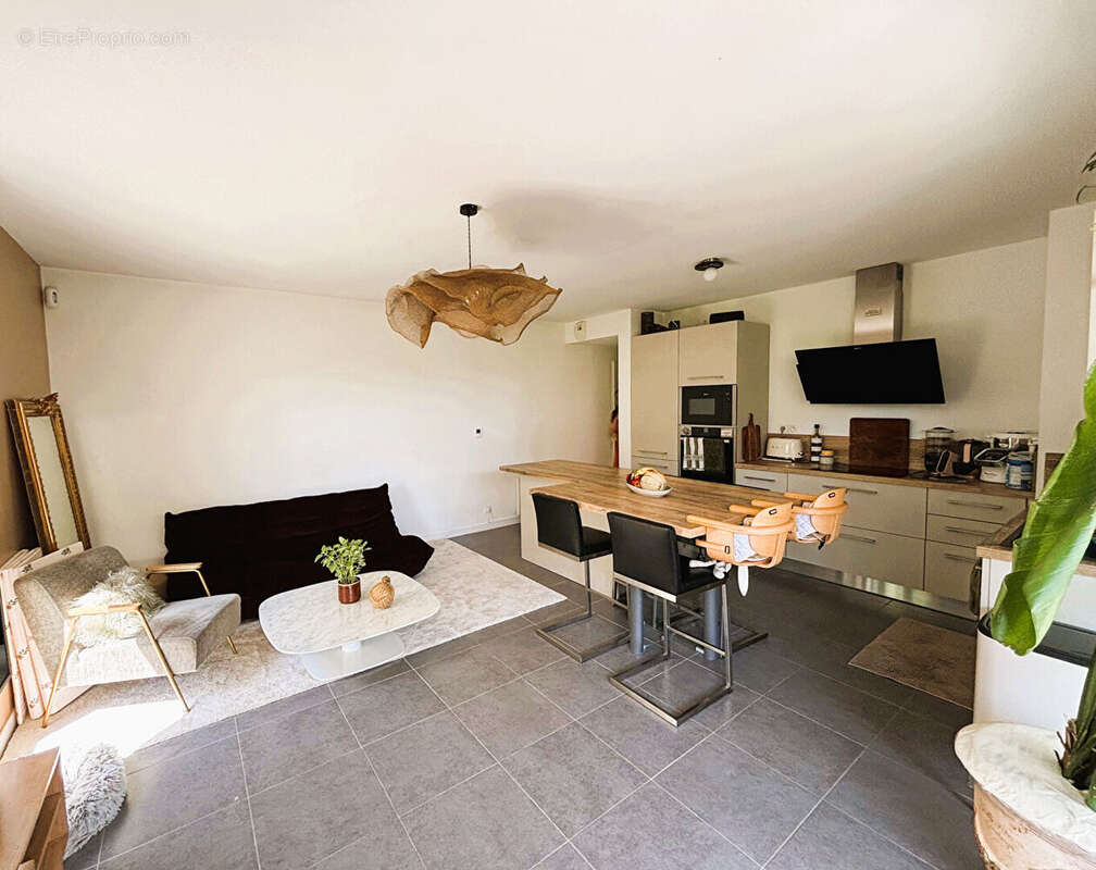 Appartement à ROUSSET