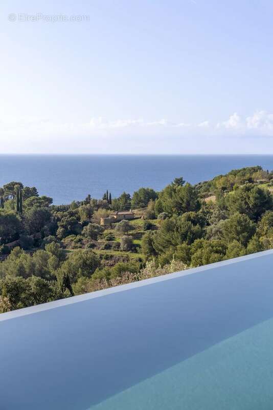 Maison à CARQUEIRANNE