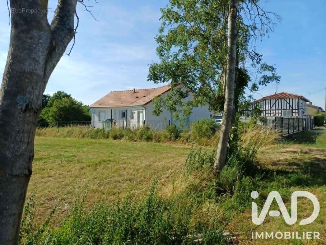Photo 5 - Maison à GIFFAUMONT-CHAMPAUBERT