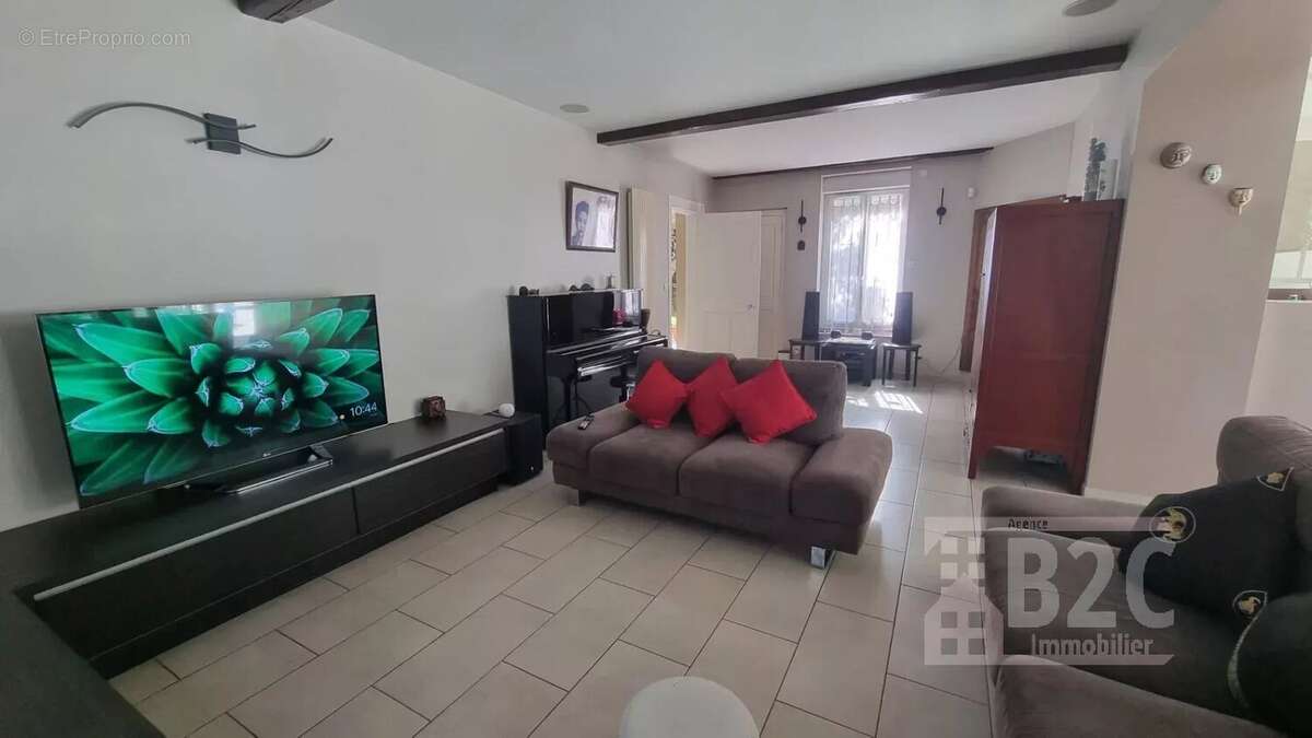 Maison à VILLARD-BONNOT