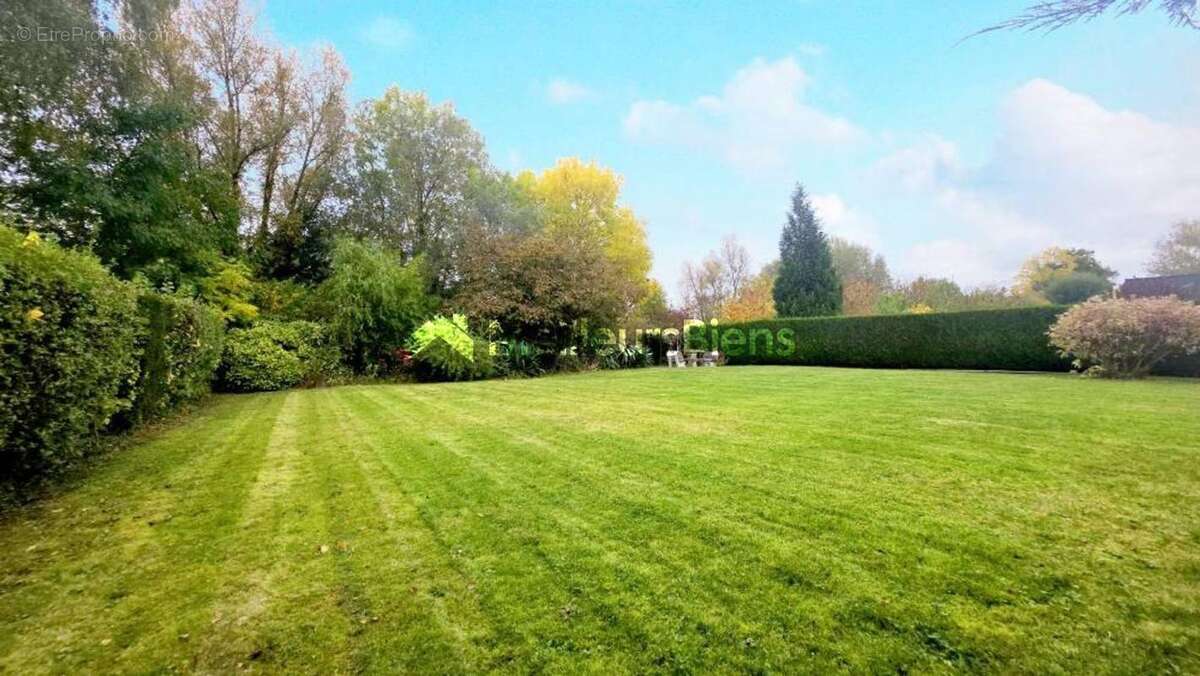 Maison à AULNOYE-AYMERIES