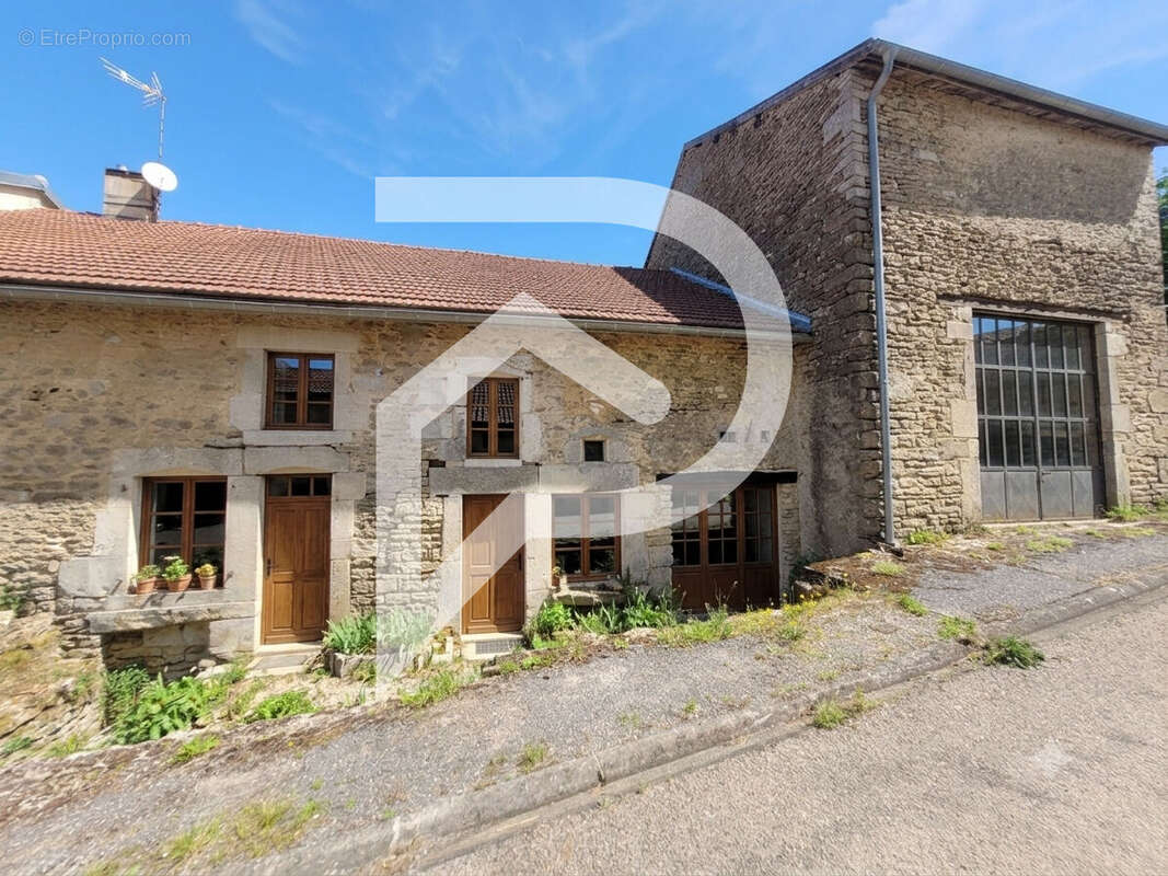 Maison à CLINCHAMP