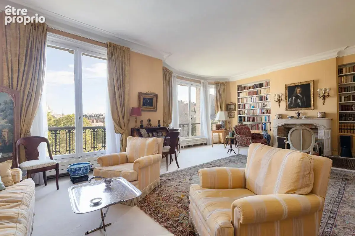 Appartement à PARIS-7E