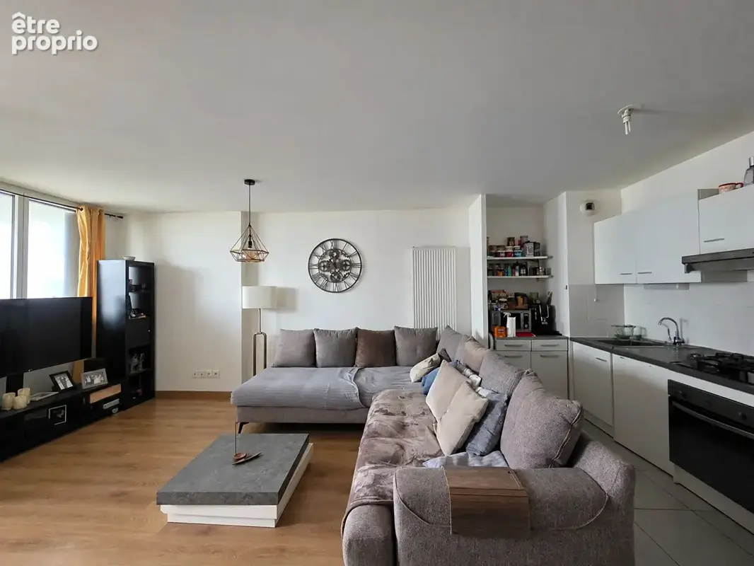 À VENDRE - Appartement T3 avec balcon et parking - Bordeaux Bassins à Flot - photo 3