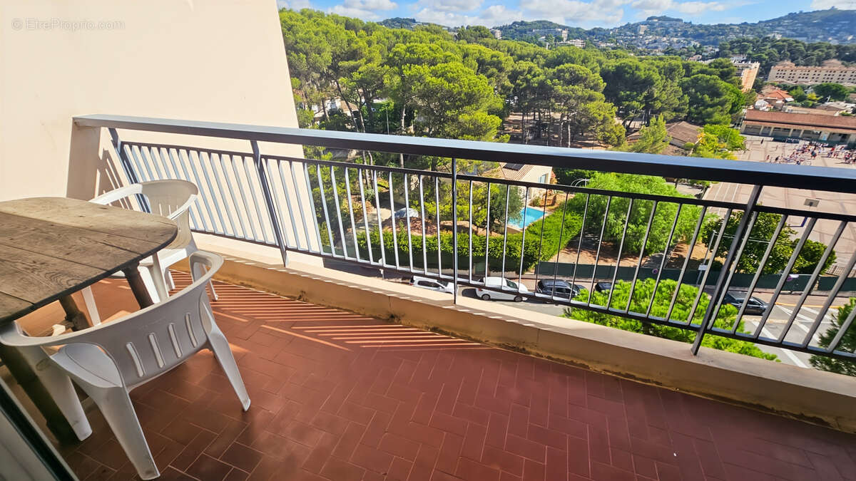 Appartement à LE CANNET