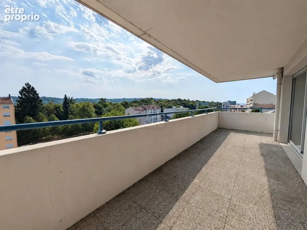 COUP DE COEUR ! T2 de 49 m² au calme avec terrasse d'angle de 23 m² - Vue Pyrénées - photo 3