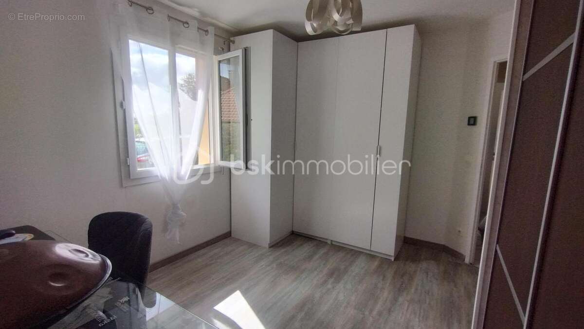 Maison à SERRES-CASTET