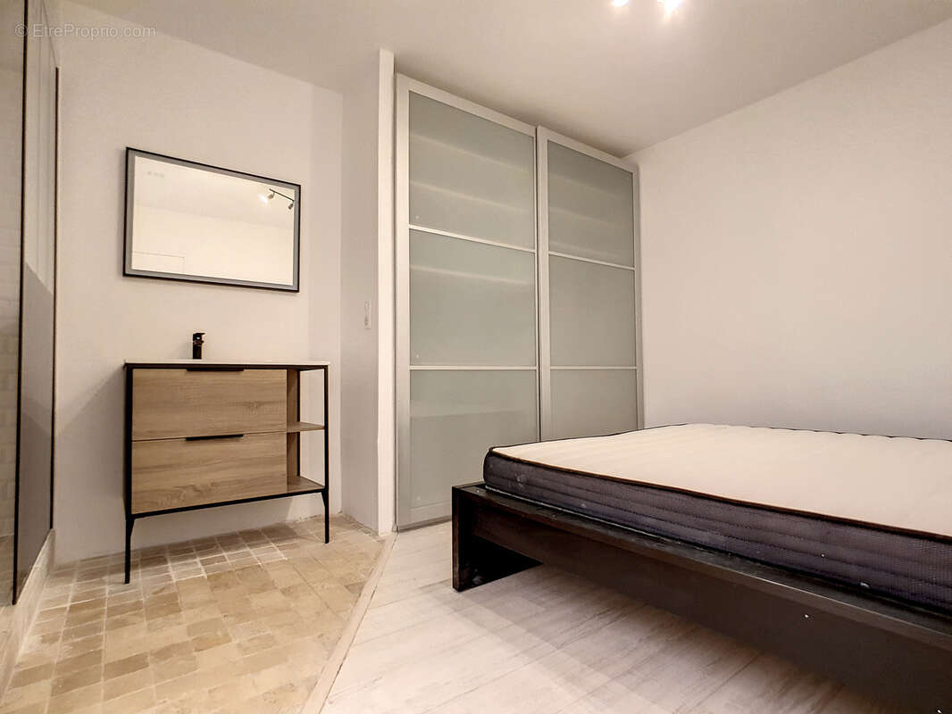 Appartement à PARIS-20E