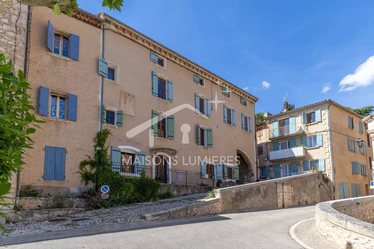 Maison à SAINT-SATURNIN-LES-APT