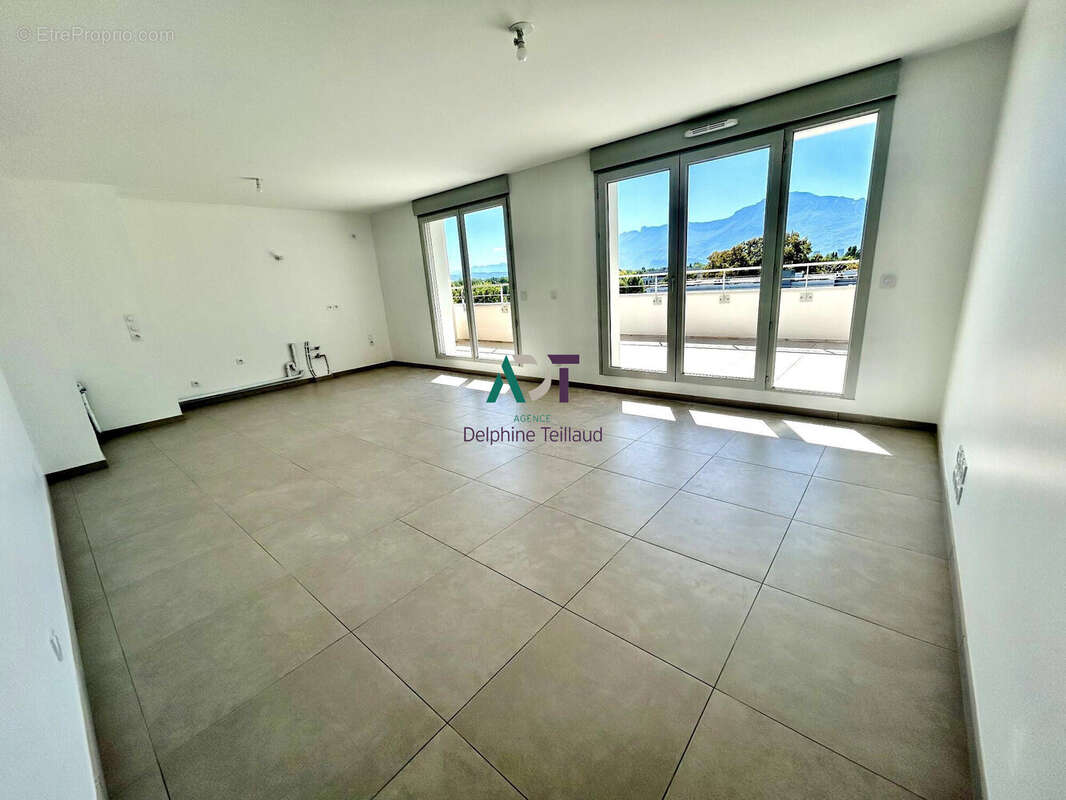 Appartement à MEYLAN