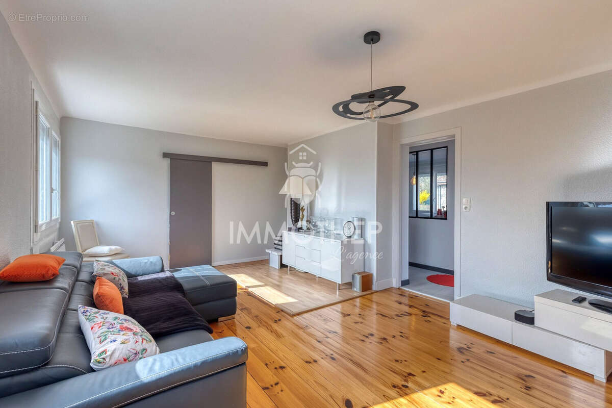 Appartement à MEYLAN