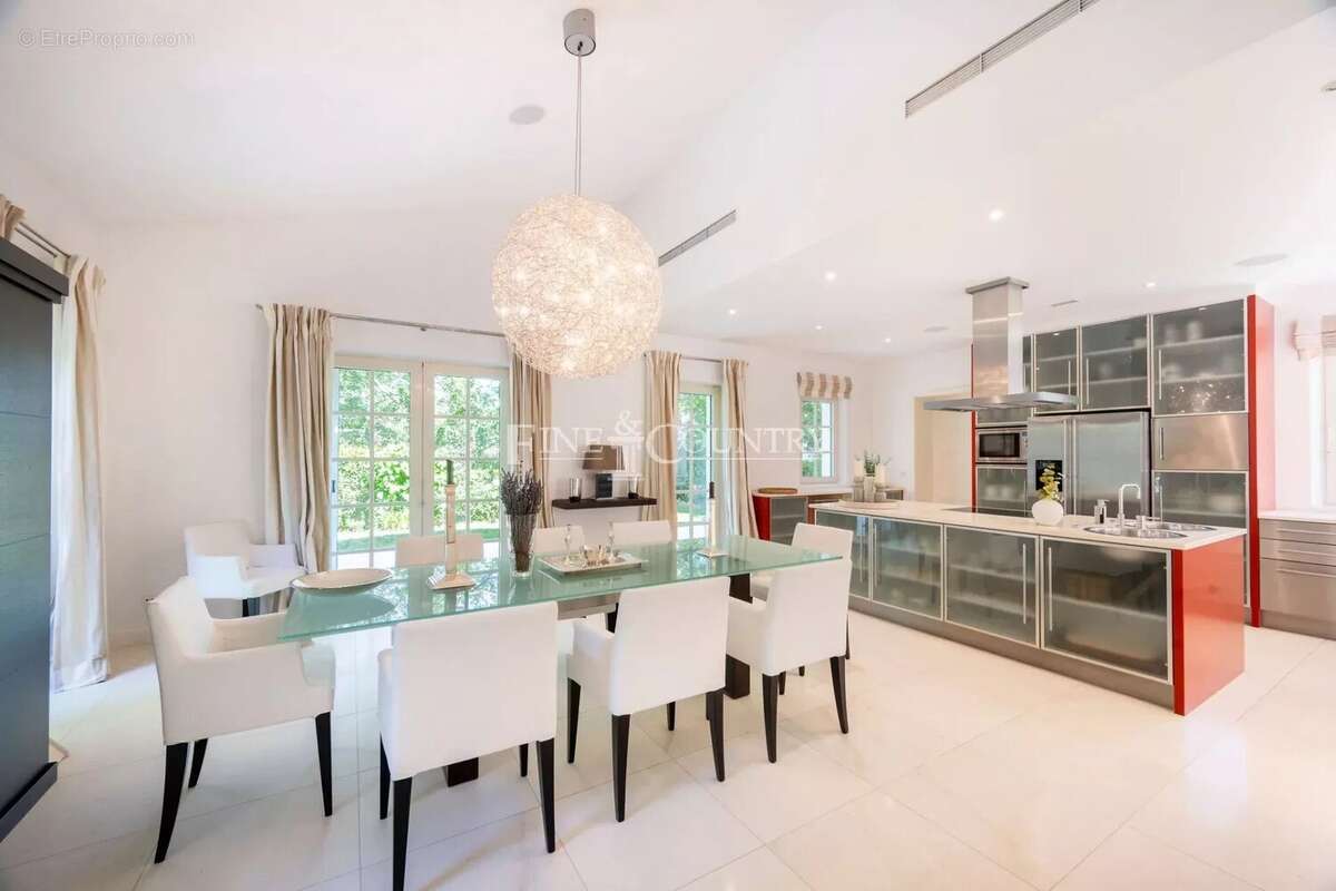 Maison à TOURRETTES