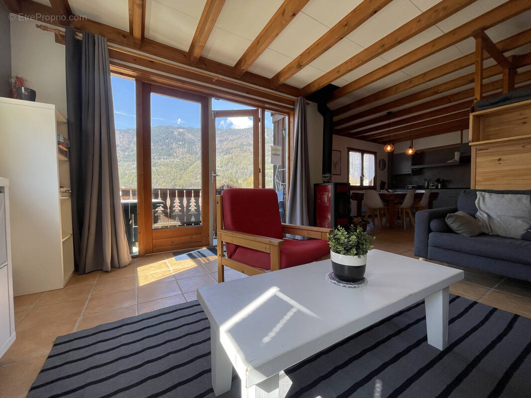 Appartement à MORILLON