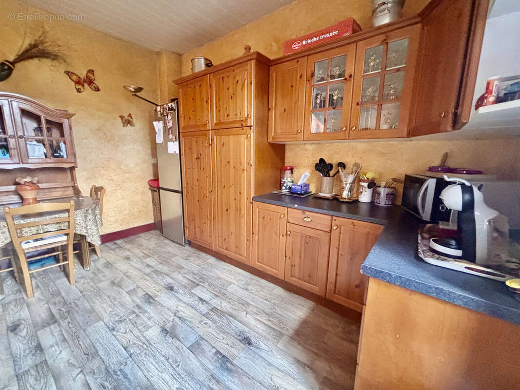 Cognin   Maison à rénover sur 1 049 m2 de terrain avec combles aménageables ! - photo 13