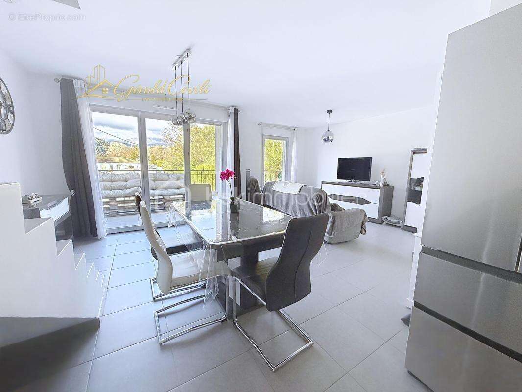 Appartement à AURIBEAU-SUR-SIAGNE