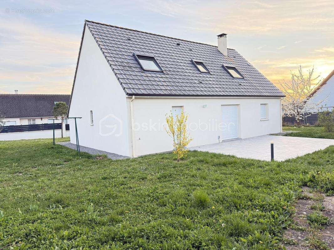 Maison à LA CHAPELLE-SAINT-URSIN