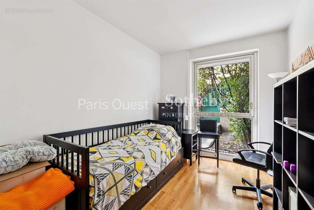 Appartement à NEUILLY-SUR-SEINE