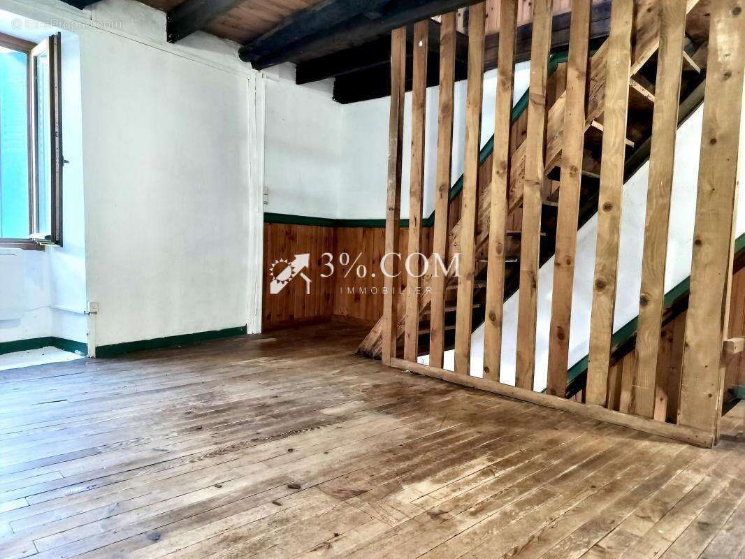 Maison de village en pierre de 60m2 avec deux chambres - photo 3