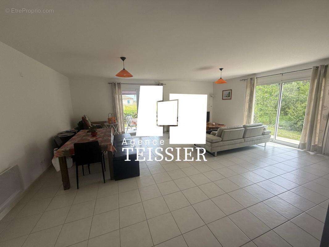 Maison à SAINT-PAUL-LE-JEUNE