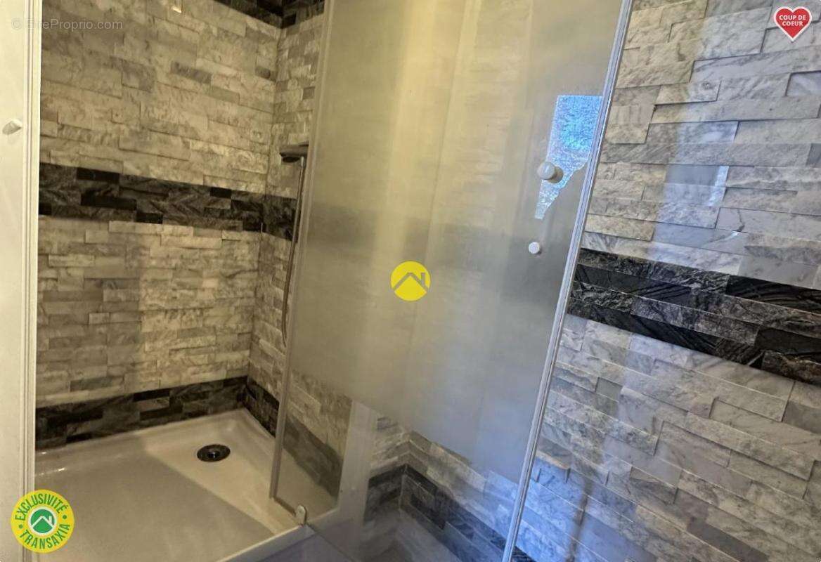 Maison à LA GUERCHE-SUR-L'AUBOIS