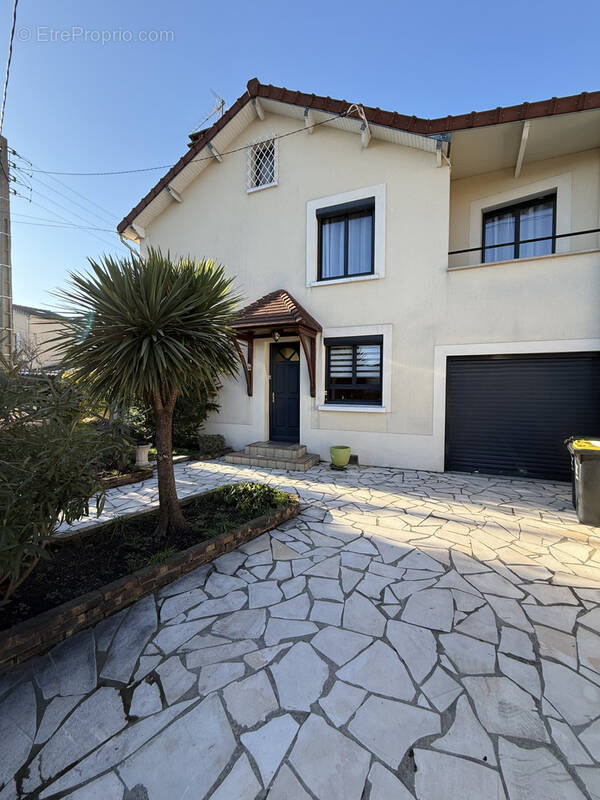 Maison à LE BLANC-MESNIL