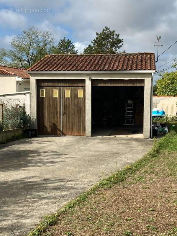 Maison à RUELLE-SUR-TOUVRE