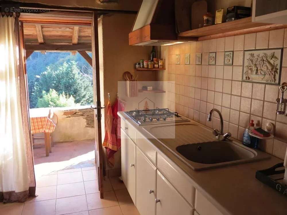 Maison à SAINT-GERMAIN-DE-CALBERTE