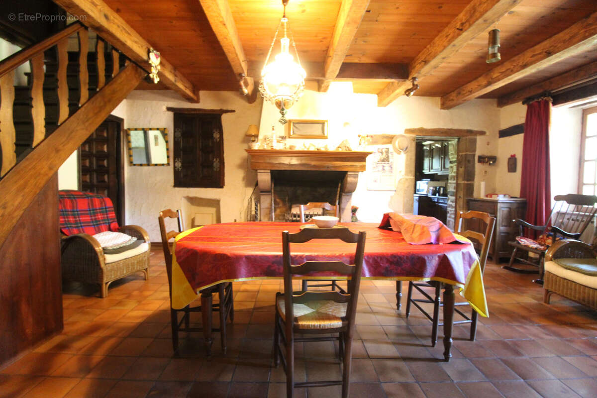 Maison à SAINT-JUERY