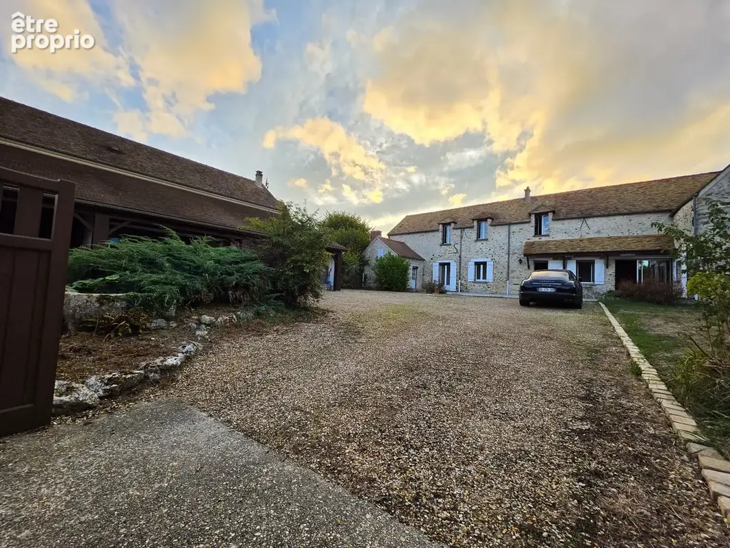 Maison 9 pièces 230 m² à vendre à Boinvilliers (78200) - photo 3